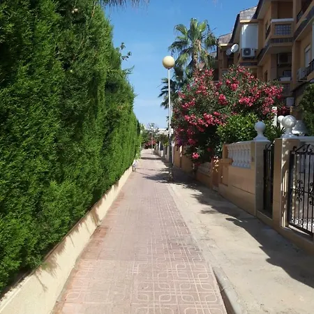 Punta Prima Pleasure With Private Parking In A Gated Community Close To The Torrevieja