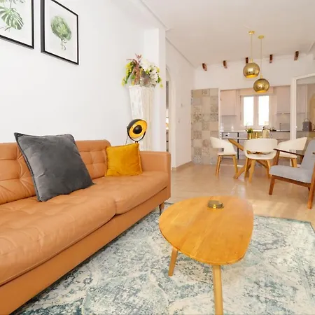 Punta Prima Pleasure With Private Parking In A Gated Community Close To The Apartment Torrevieja